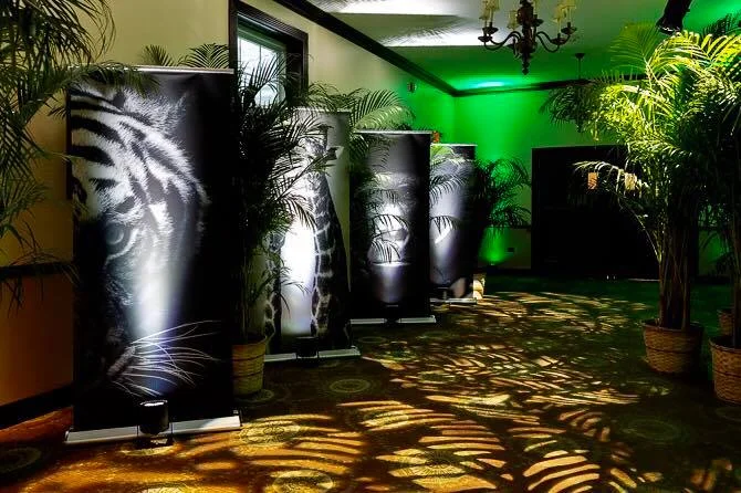 The entrance to dinner. 