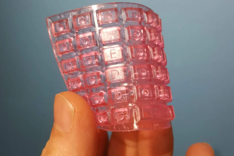 DIY Flexible keyboard using Lumireact FLX resin