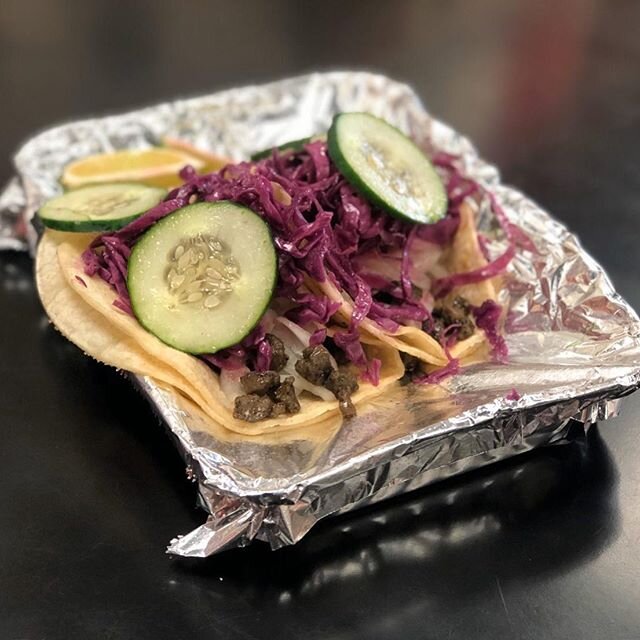 Exciting news! 🗣 We&rsquo;re having #BEYOND #MEAT! Replace steak for it in any item 🤩 
#meatlessmeals #beyondmeat #bostoneats #tacos #tacolover #mexicanfood #mexicanrestaurant #foodie #bostonrestaurants #fenwayeats #brightoneats #elpelontaqueria