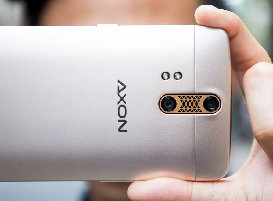 http---mashable.com-wp-content-uploads-2015-07-ZTE-axon-3.jpg