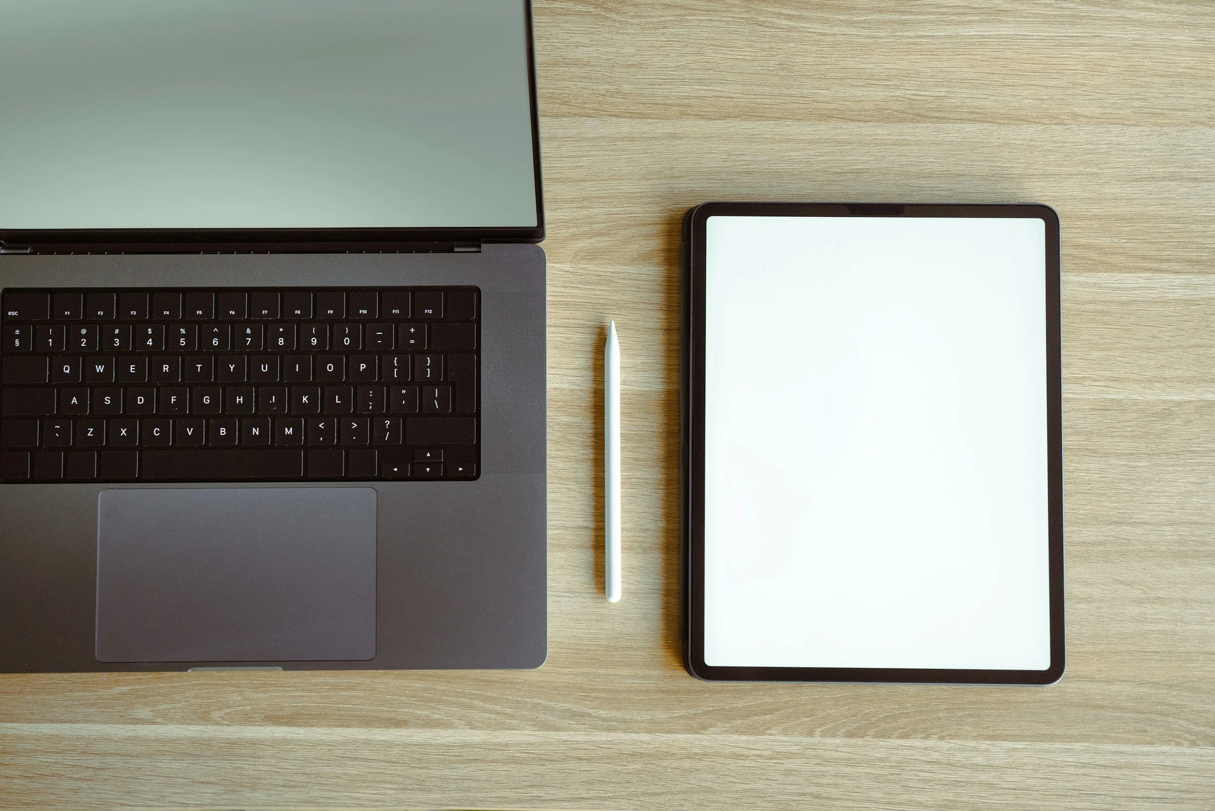 Do authors need social media? 