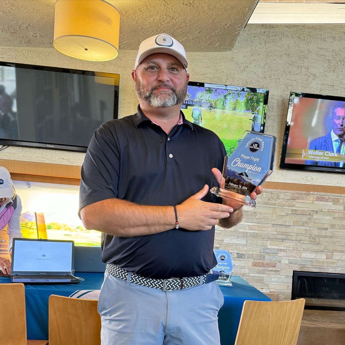 CONGRATS @jesseskinner823 on defending your Tahquitz Creek title over the weekend!! Road to the @usamtour championship is looking smooth..

#delsflooring #golflife