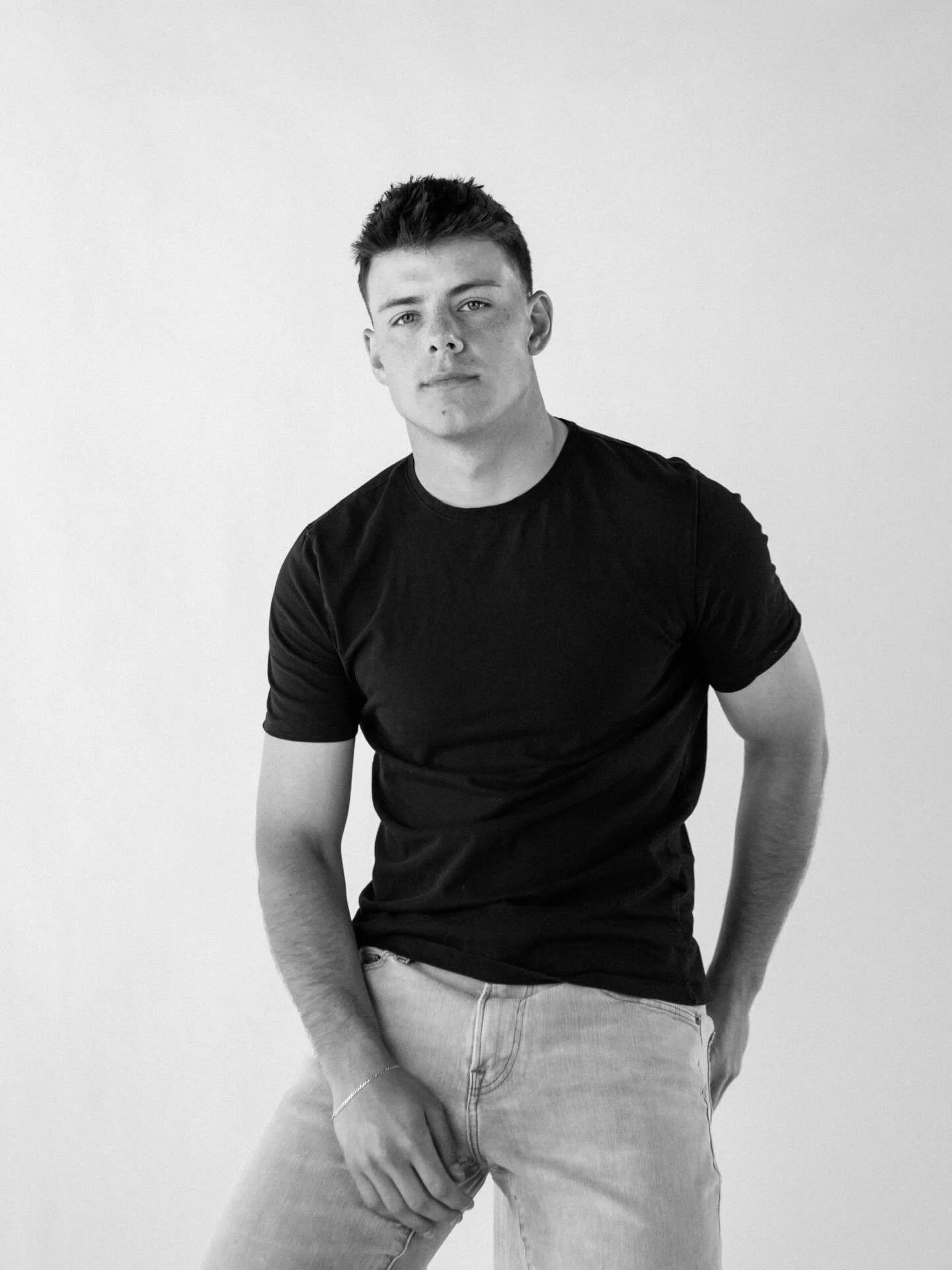 love a simple black &amp; white portrait. 

studio sessions are now booking for May. Let&rsquo;s get your summer brand images updated so you are stocked with content before the activities of summer take over ☀️ 🌊