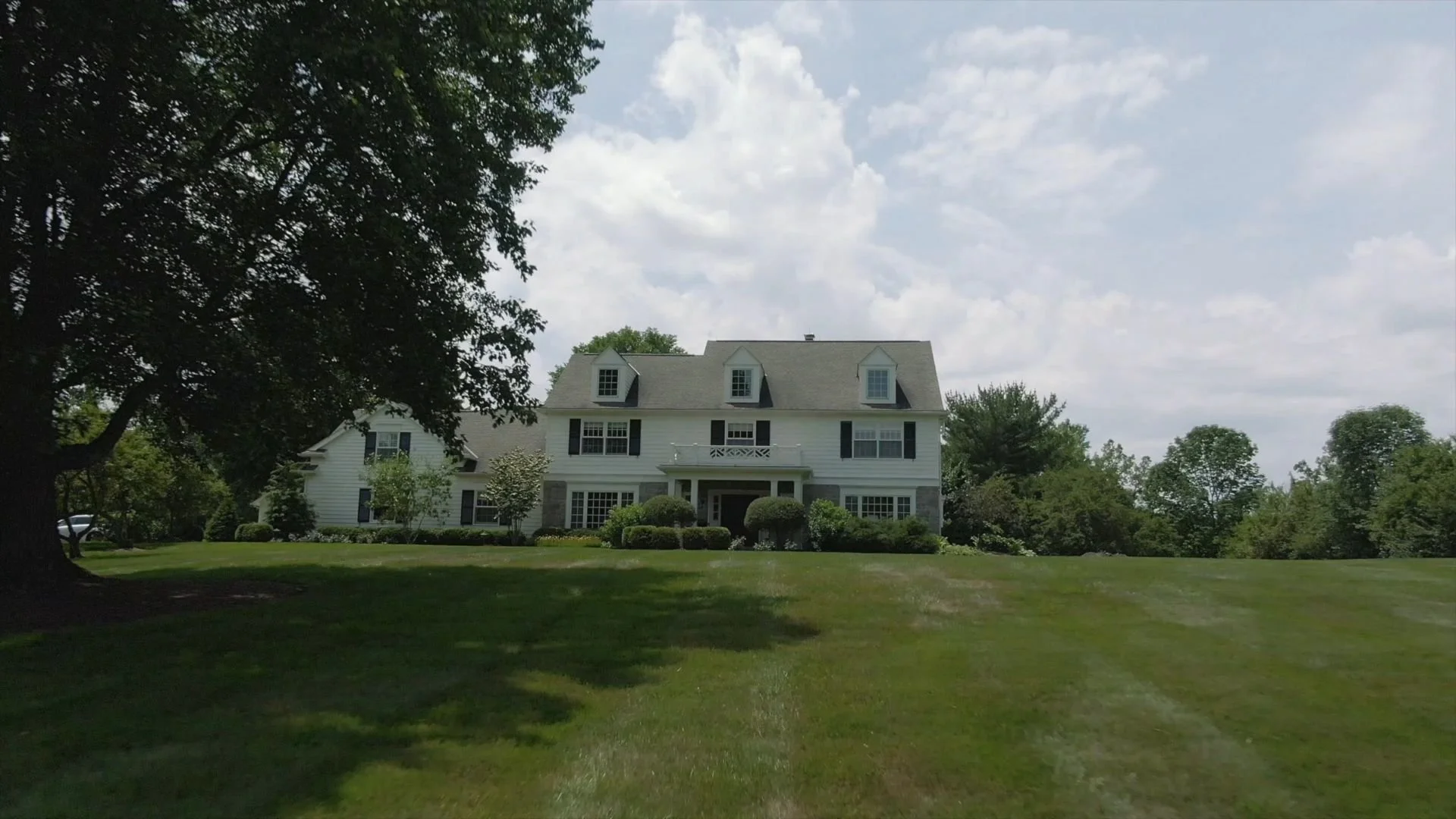 Lawn Mowing: It's Time to Schedule This Essential Lawn Care Service in the Moreland Hills, OH Area