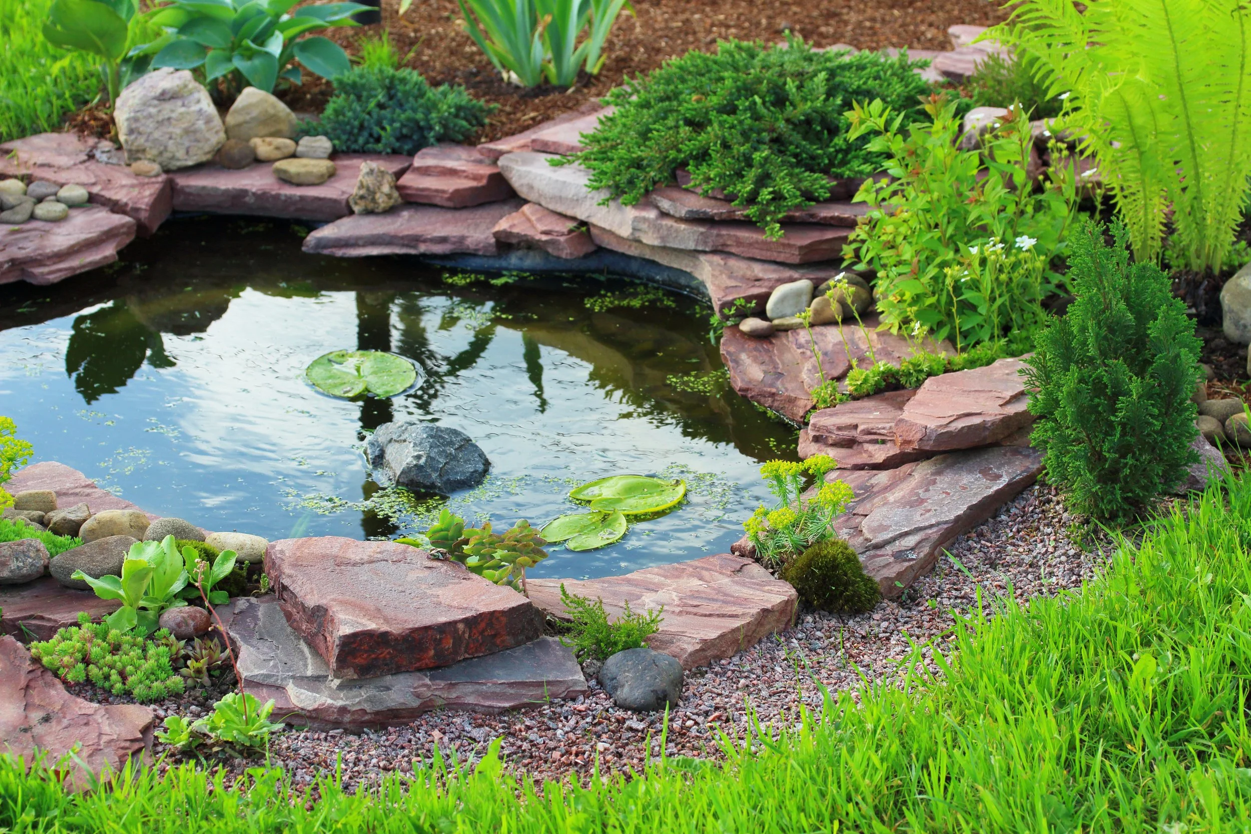Top Custom Pond Features to Elevate Your Landscape Design in Chagrin Falls and Hudson, OH