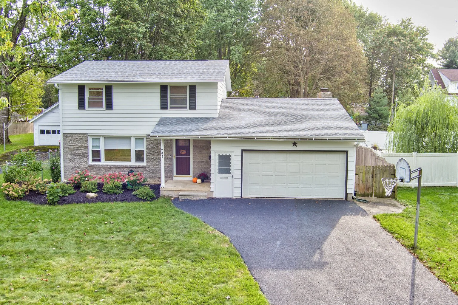 205 4th St - BELL Home Team (1).jpg