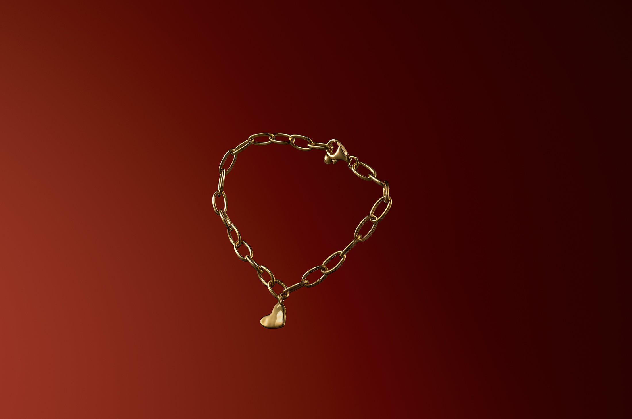 SHOT_15_HeartCharmBracelet copy.jpg