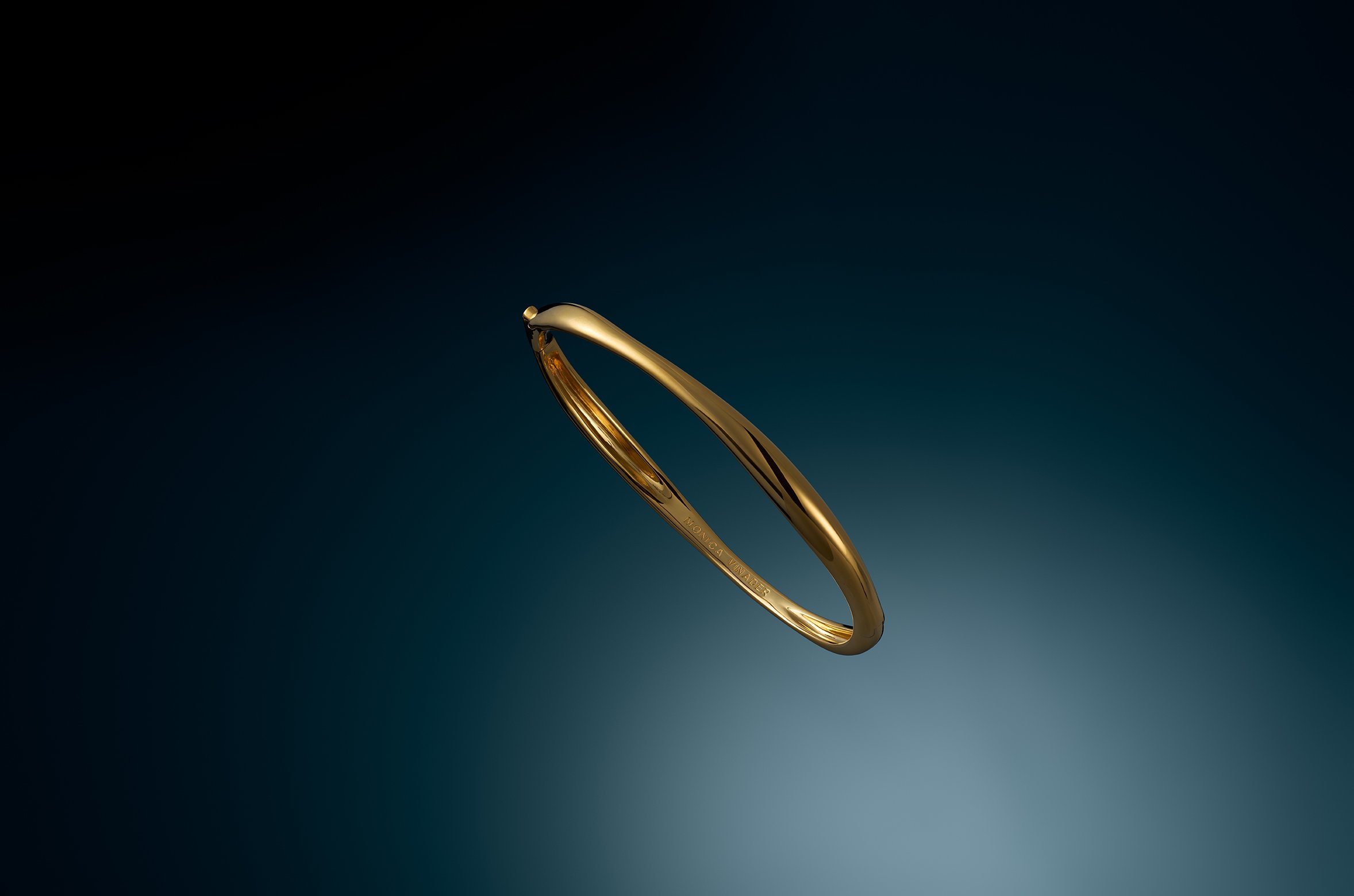 SHOT_16_Nura ReefThinBangle copy.jpg