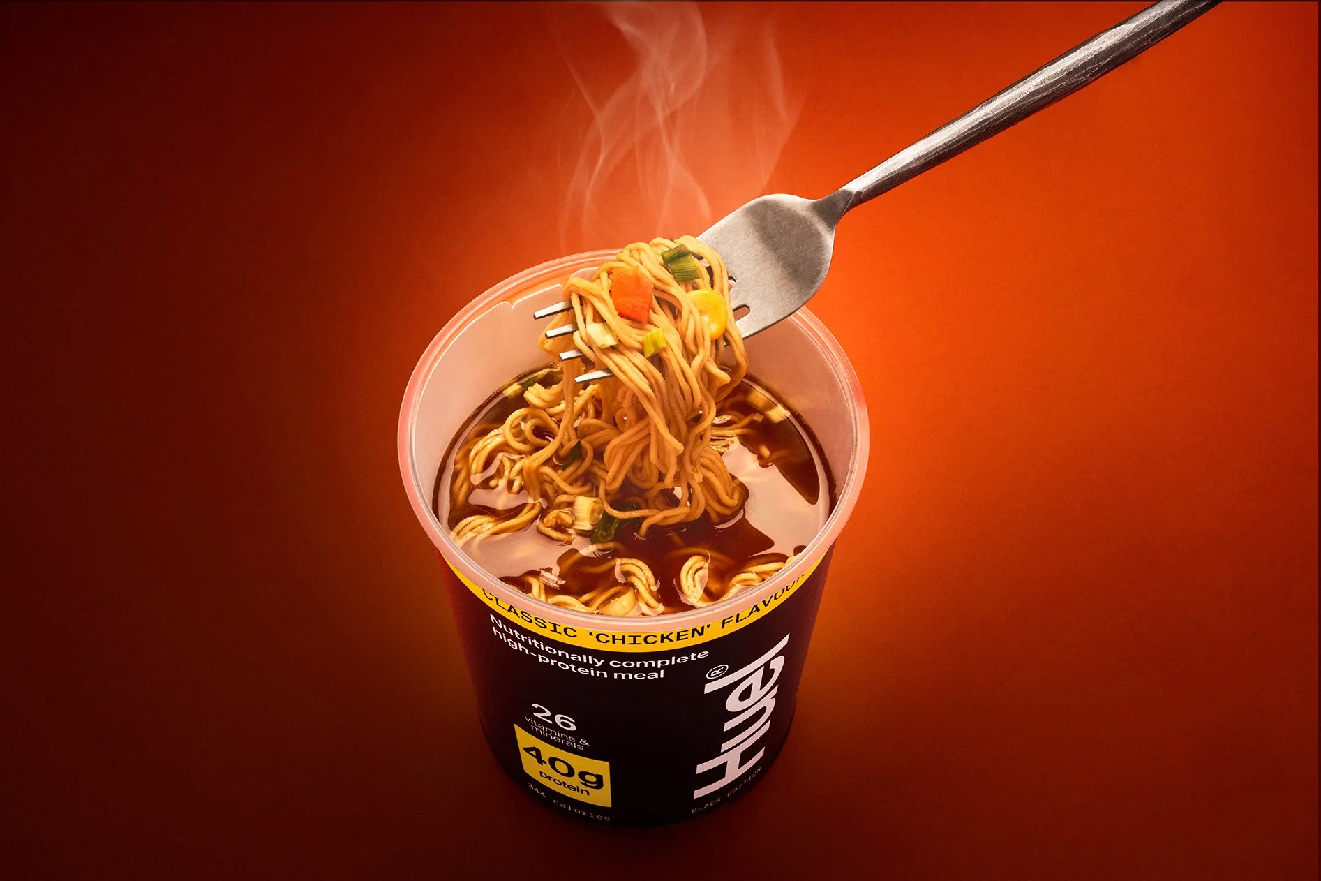 Classic_Chicken_HUEL_Refresh_Ramen_0232_ANGLE.jpg