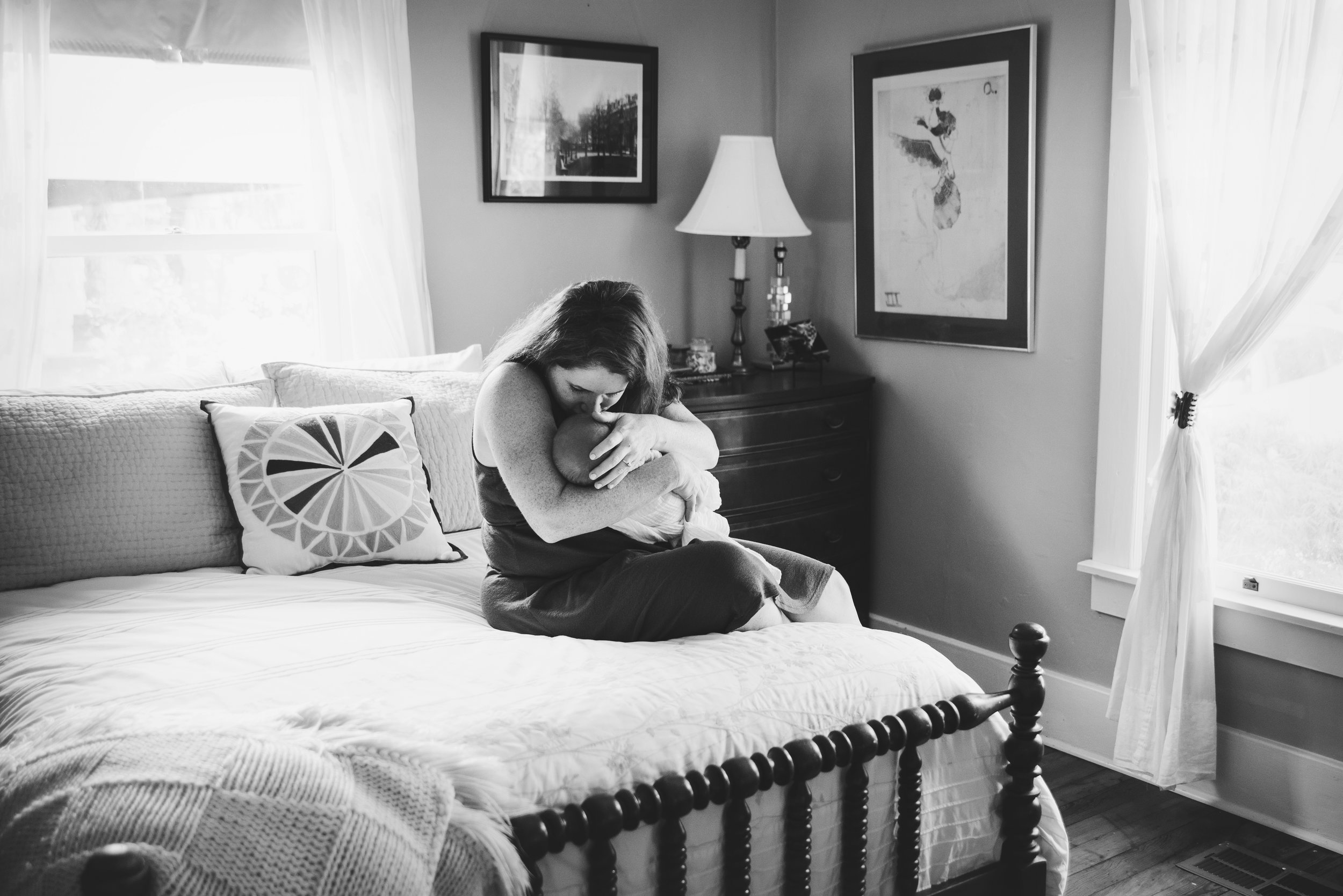 memphis newborn lifestyle photographer-22 bw.jpg