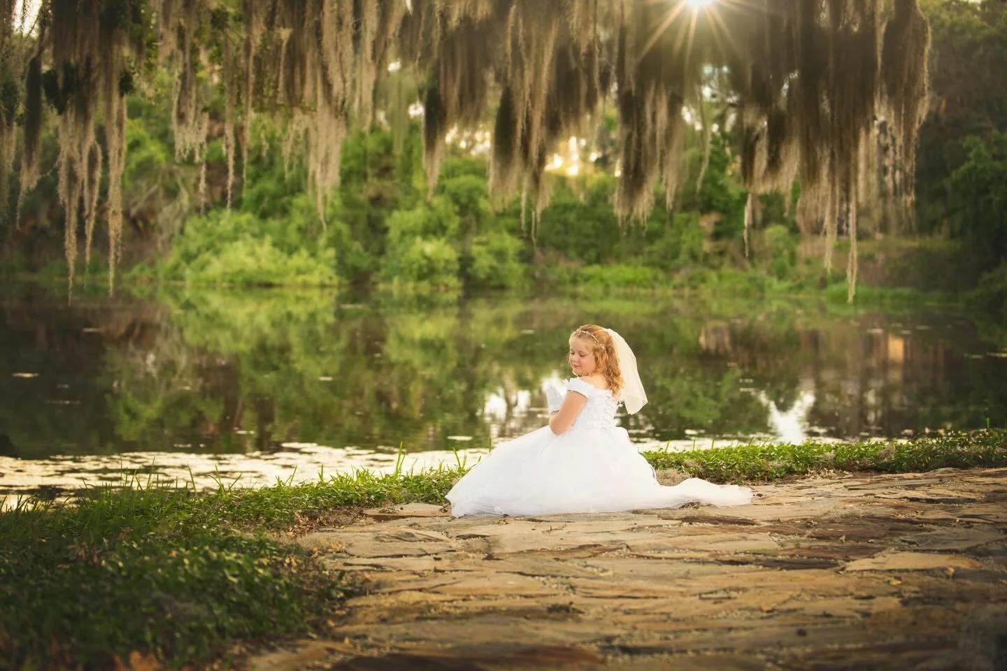 Had the best Saturday evening photographing the two cutest little Catholic angels that are making their First Communion in just a few weeks! Congrats girlies! 

The weather this time of year is PERFECT! Message me to book your session and get on my c