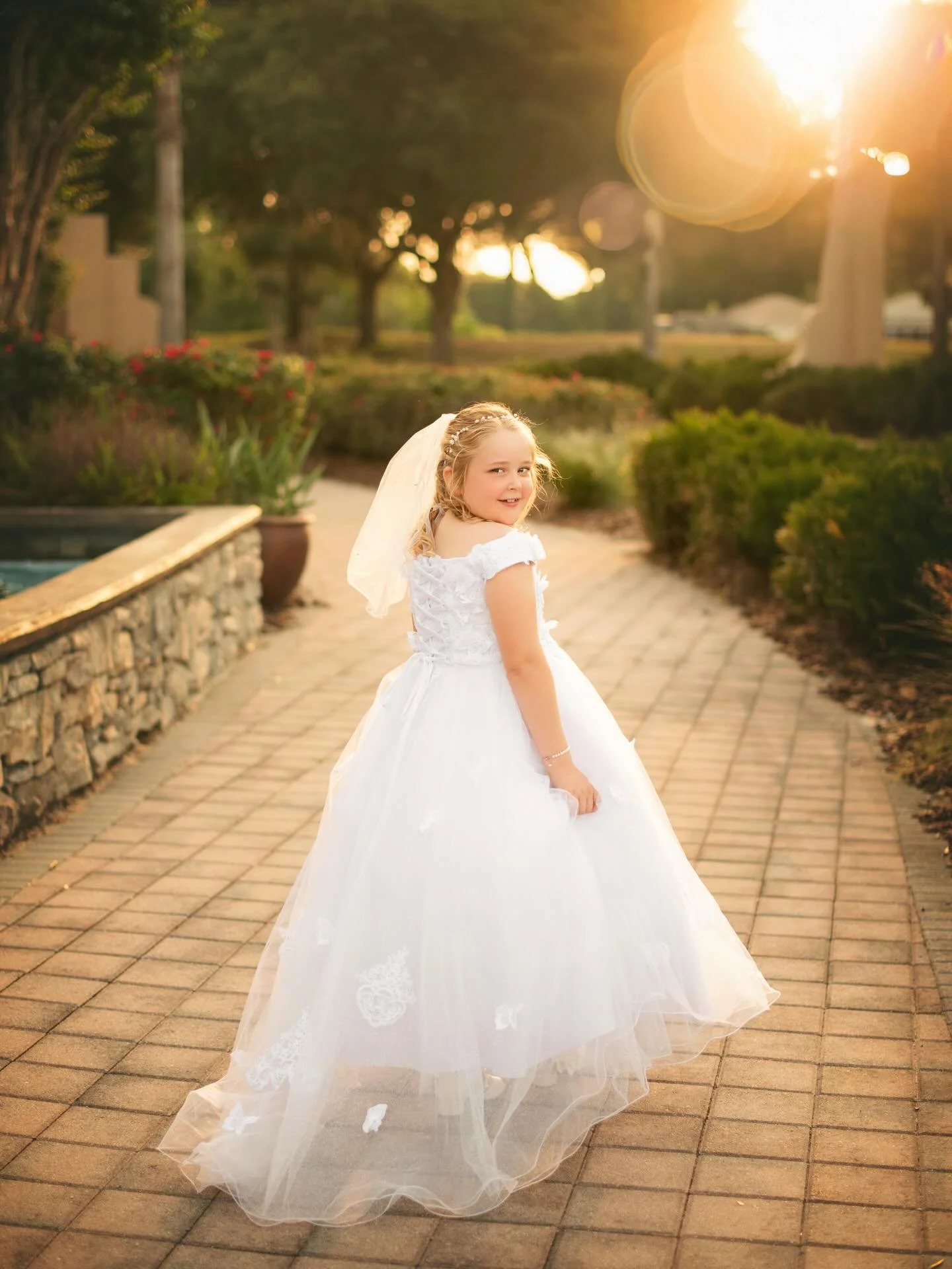 The sweetest girlies, the dreamiest light, and the perfect weather. Love everything about this session! ❤️

#orlandofamilyphotographer #orlandophotographer #orlandovacationphotographer #disneyvacationphotographer #winterparkphotographer