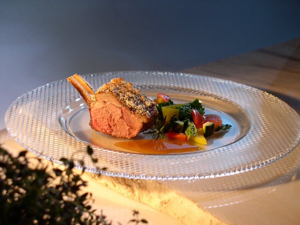 Lammkarree im ganzen gebraten mit Kräuterkruste