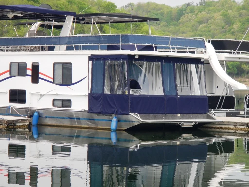 Houseboat Canvas — AMC