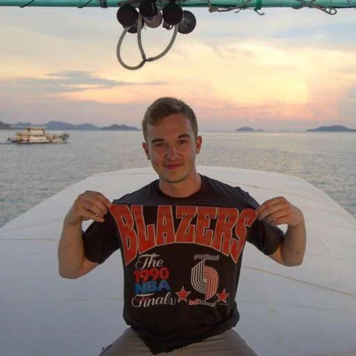 headshot 01 possbility.jpg