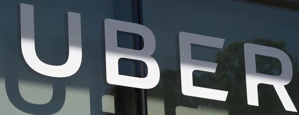 Uber House 看看我亲姐姐火辣的身材 Facebook