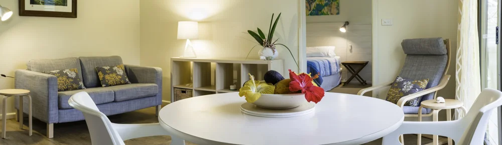Garden unit living pano .jpg