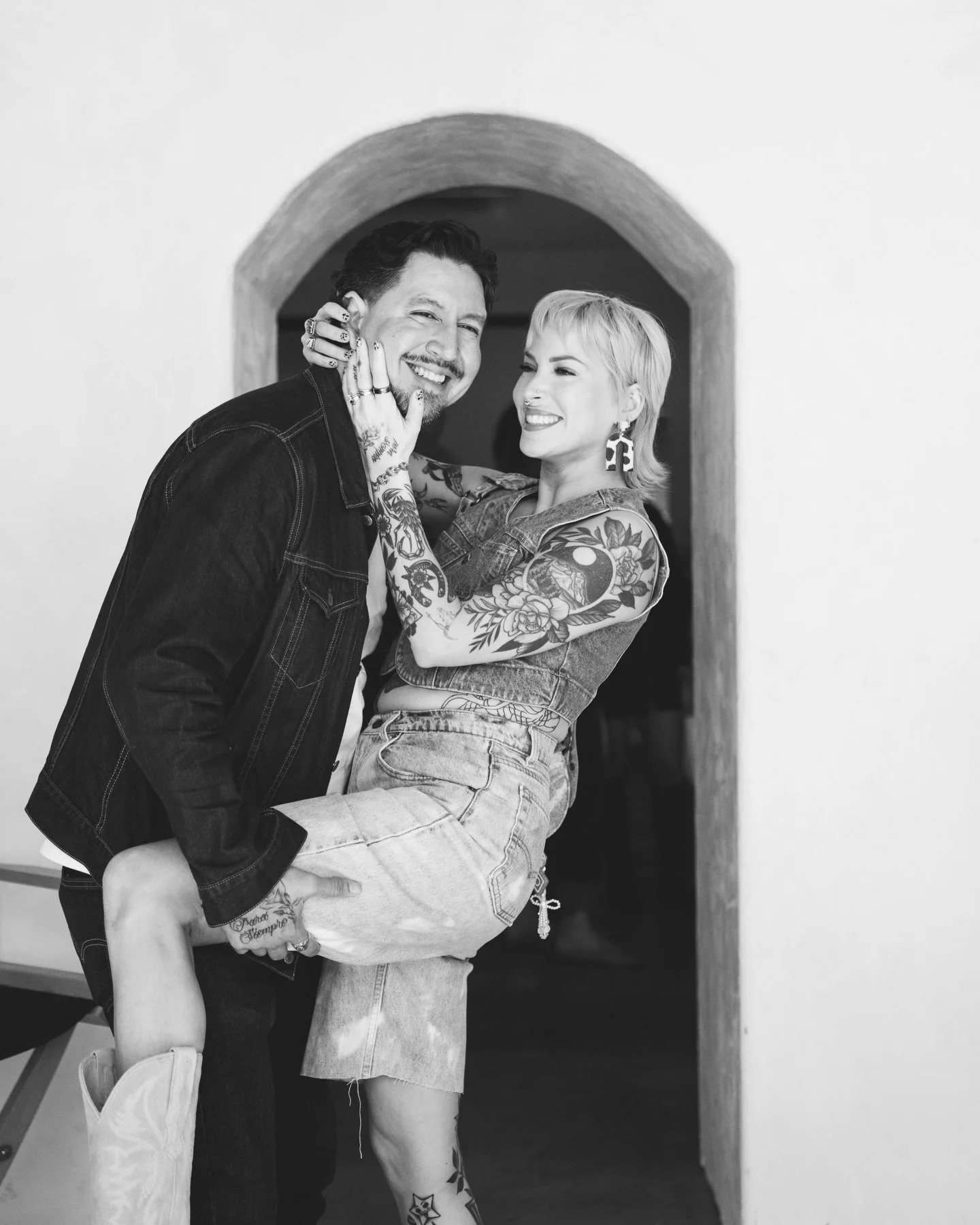 Me and the loml @stebby.gonzalez thanks for capturing these @jessecobbphotos 💕

I&rsquo;m giving wacky art teacher aunt and I&rsquo;m here for it lol