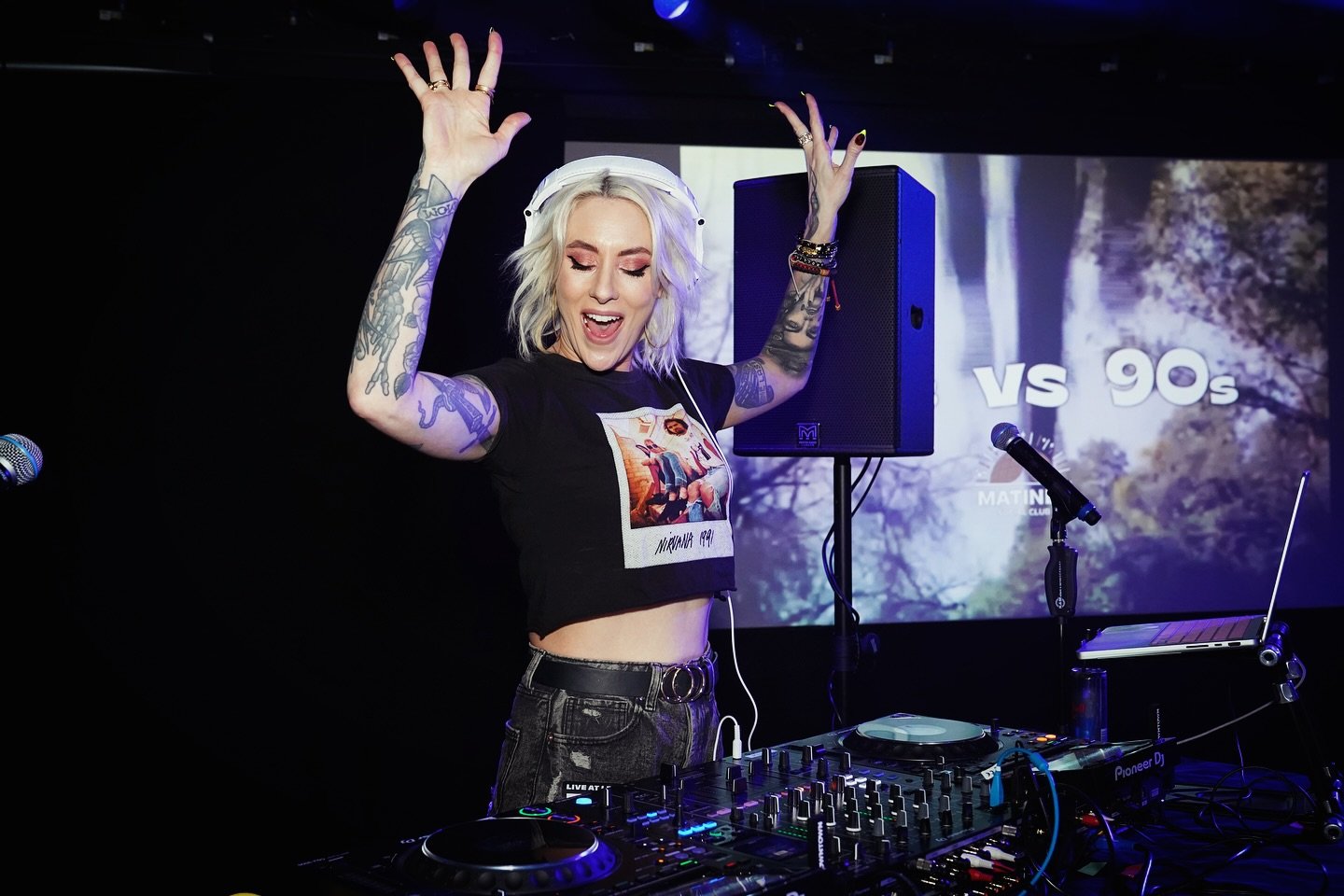 I throw my up in the air sometimes
Sayin &ldquo;Ayo gotta let go&rdquo;
✨
#femaledj #femaledjs #femaledjsrock #girldj #girlswithtattoos #tattooedgirls #inkedgirls #ladydj #nycdj #nycdjs #eventdj #nycnightlife #nycevents #nycparties #girldjs #nyc #new