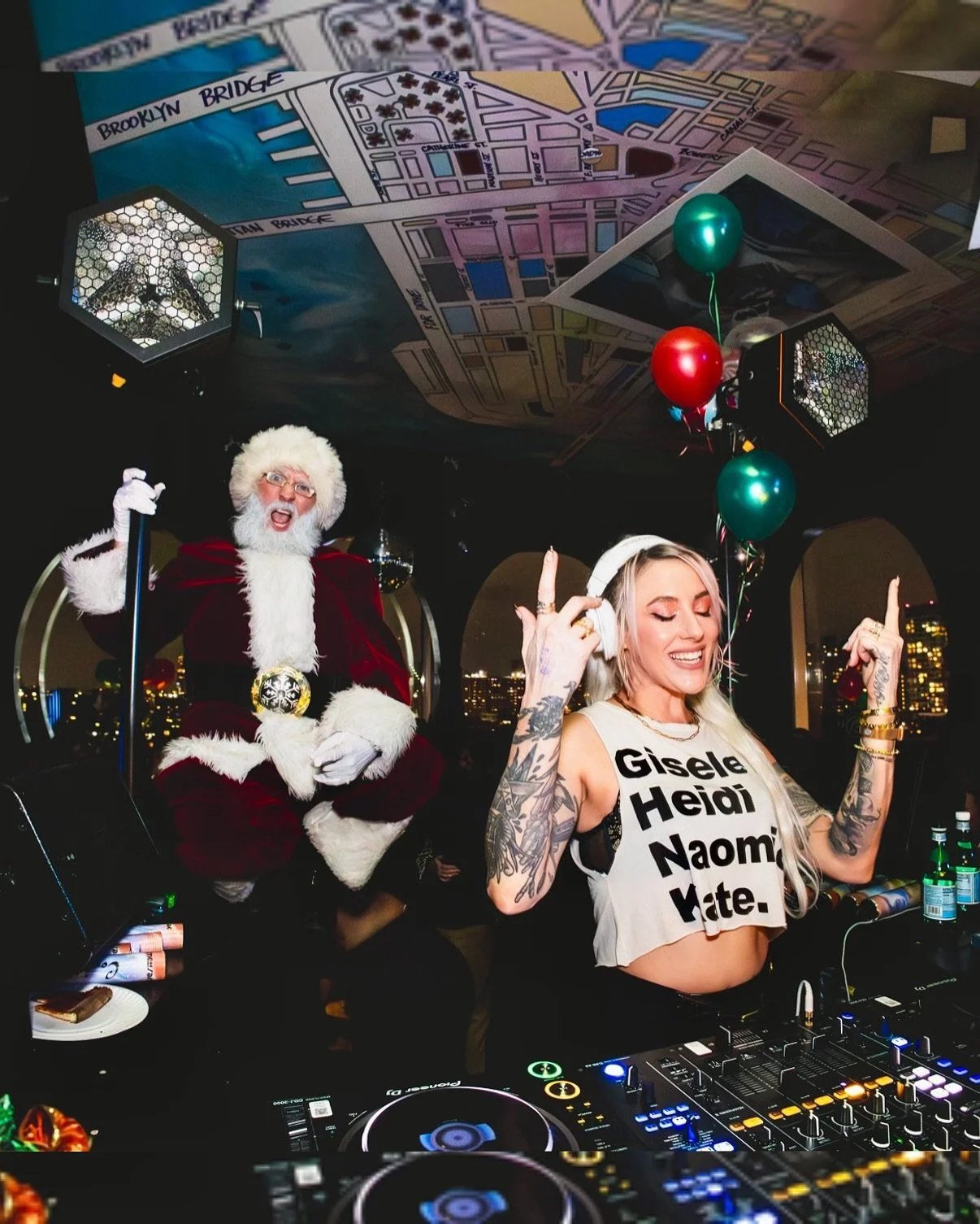 Sleighing at Matinee 💅🏼🎅🏼✨

📸 @kspencemedia 
🎉 @matinee.nyc 

#femaledj #femaledjs #femaledjsrock #girldj #girlswithtattoos #tattooedgirls #inkedgirls #nycdj #nycdjs #eventdj #nycnightlife #girldjs #nyc #newyorkcity #newyorkcitylife #djlife #sa