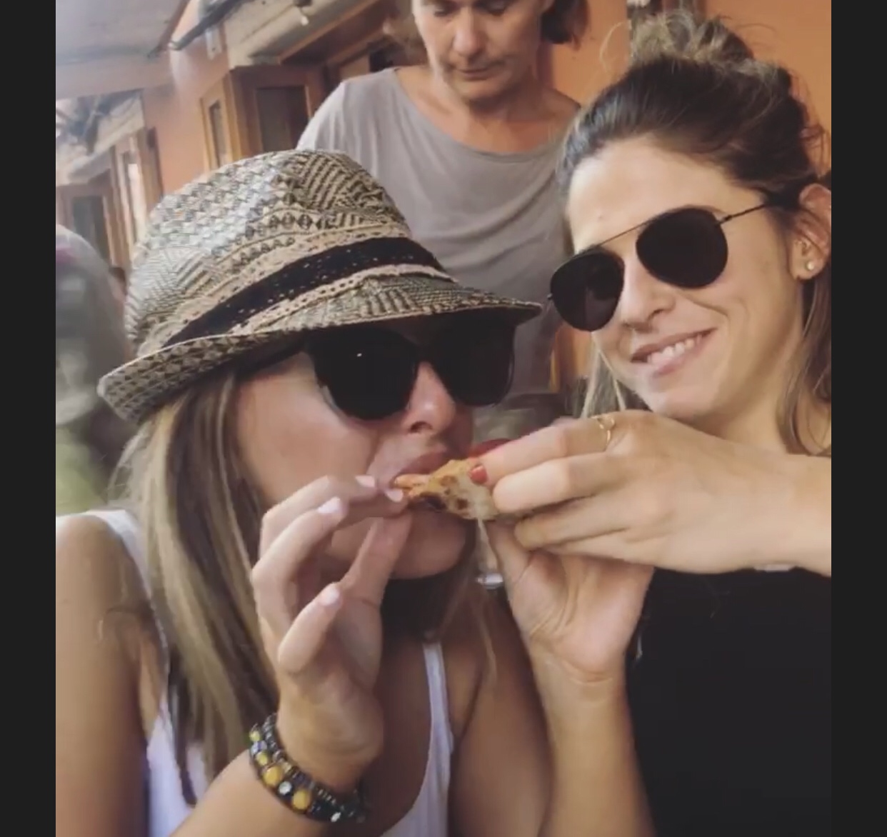 wHEN IN ROME-eat the pizza