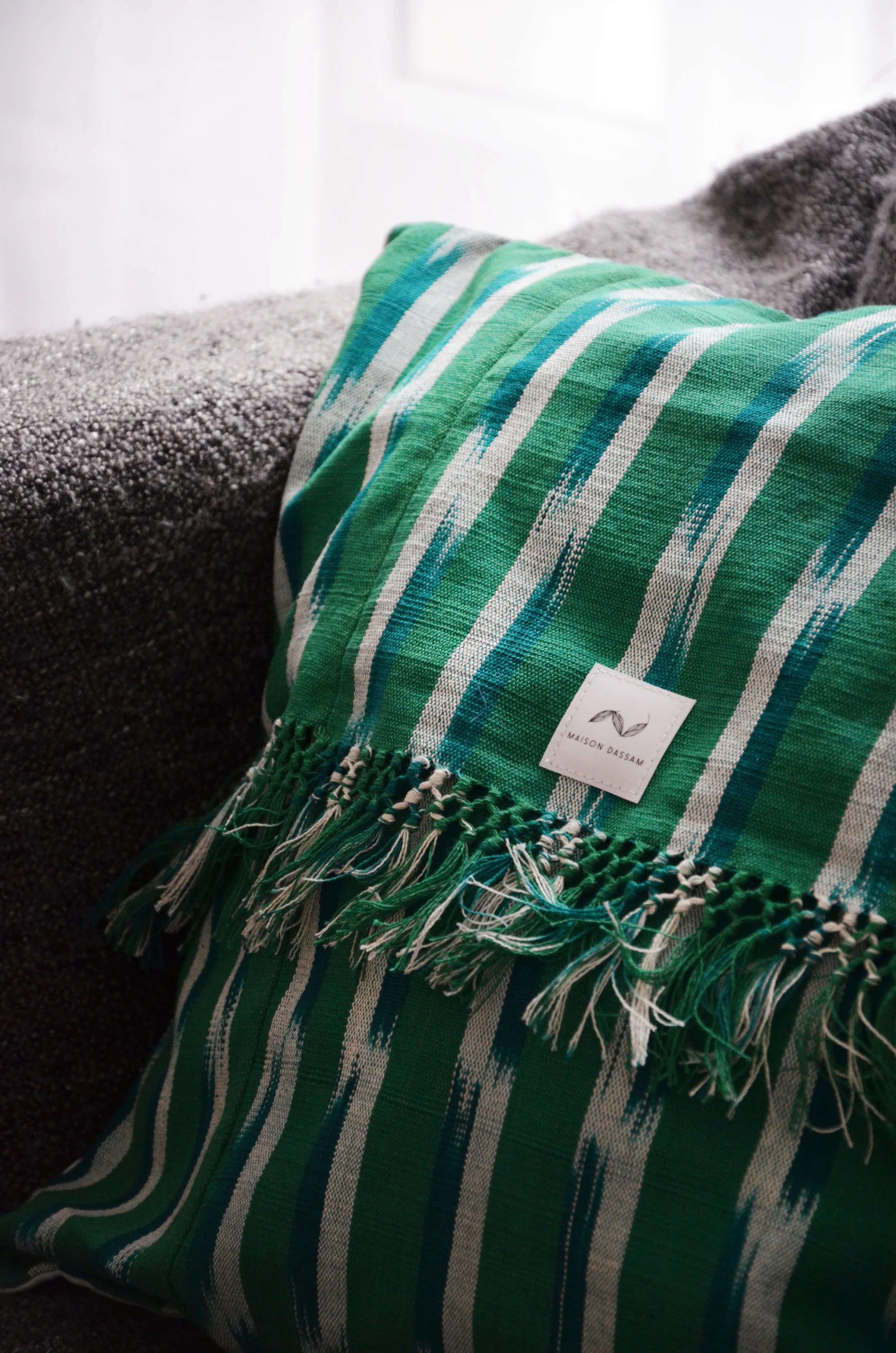 coussin à rayures verte franges coton