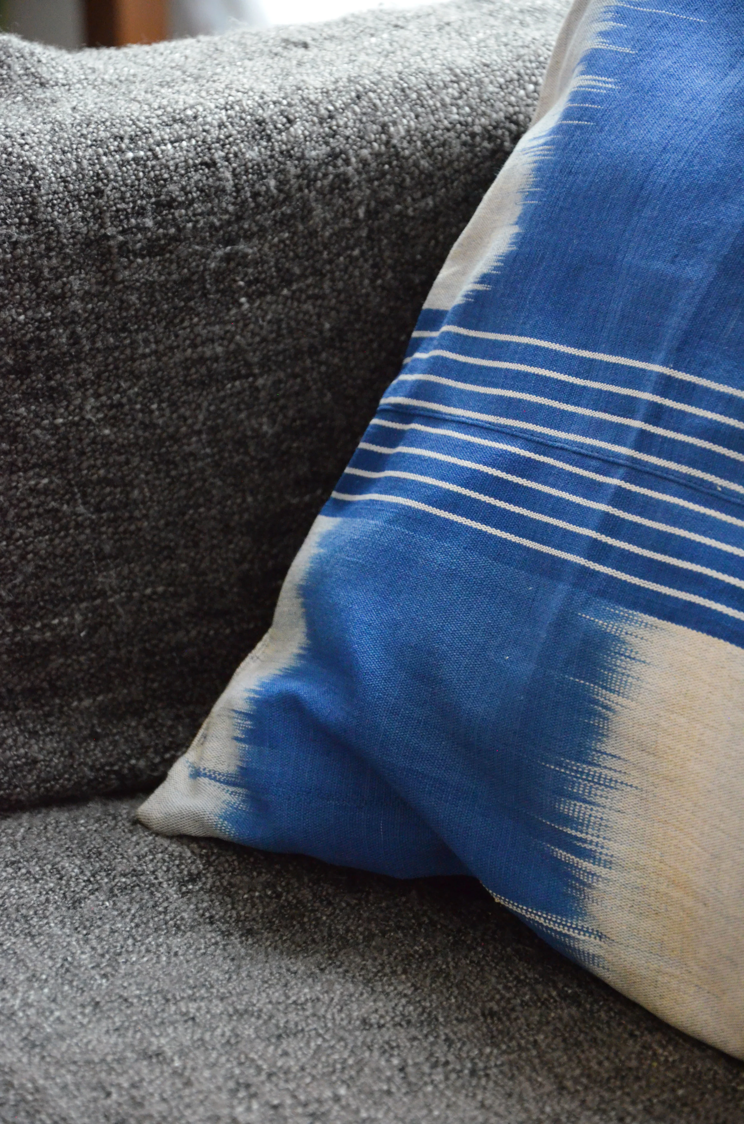 Coussin de décoration bleu carré