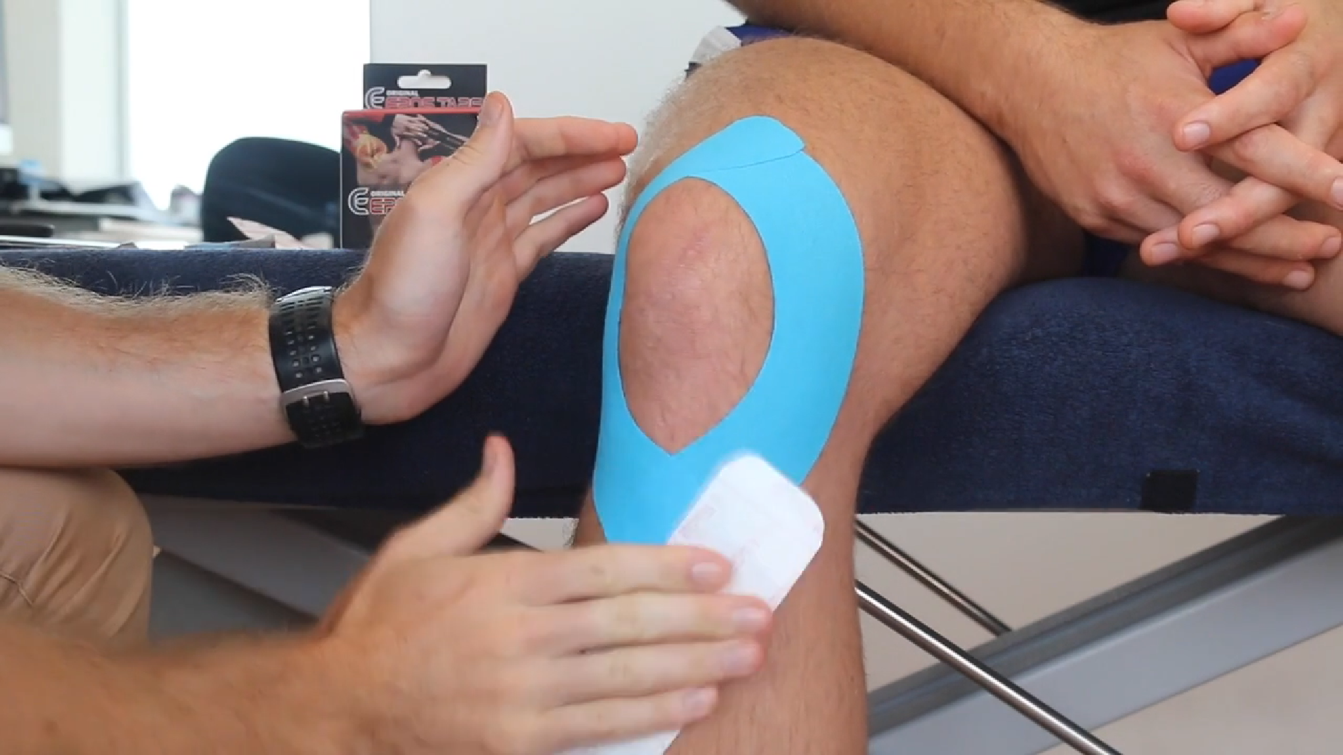 K TAPING FOR KNEE INJURIES | MATT BARKER | VIDEO TUTORIAL