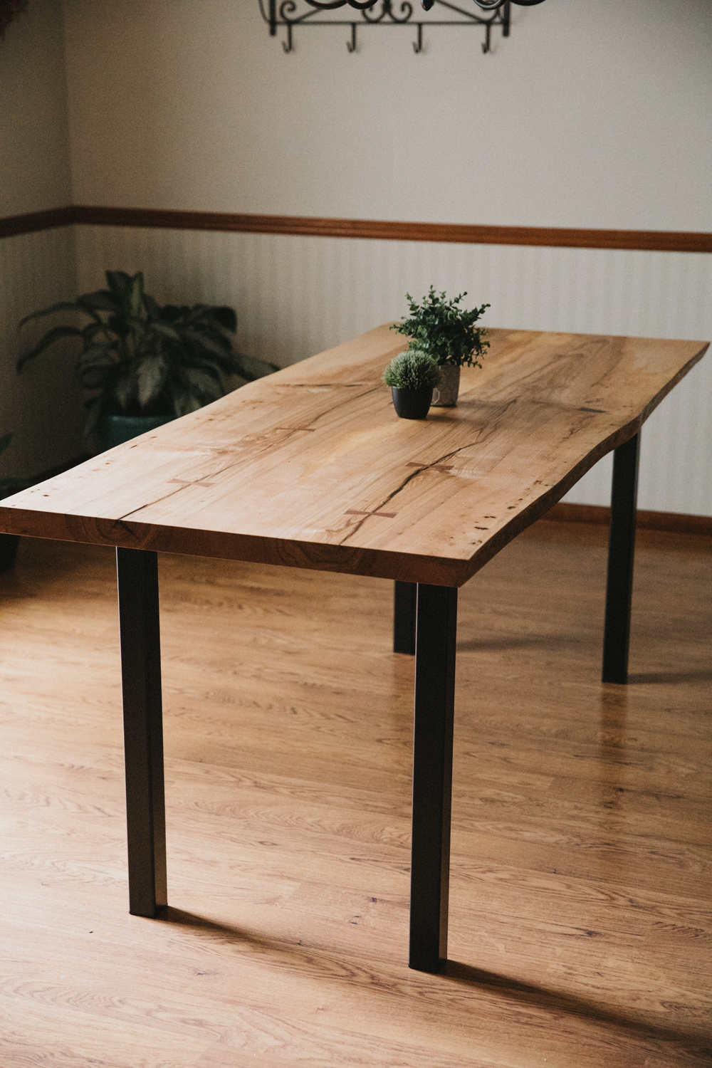 BIG-TOOTH-CO_Live_edge_dining_table_ash (17 of 31).JPG