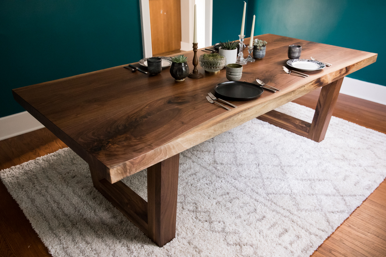 walnut_indianapolis_woodworking_wood_slab_dining_table_live_edge60.jpg