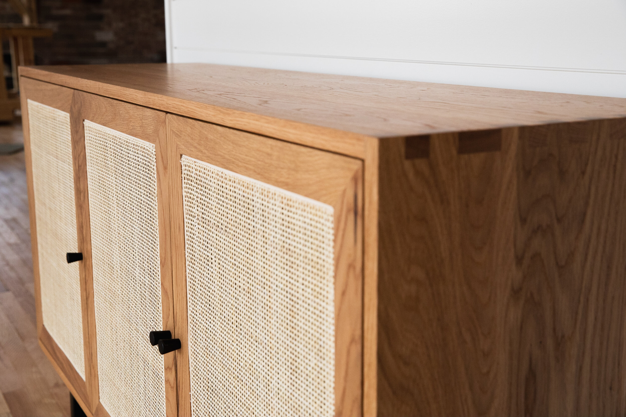 Big-tooth-co_Fort Wayne_woodworking_custom_console_credenza_buffet_sideboard-20.JPG