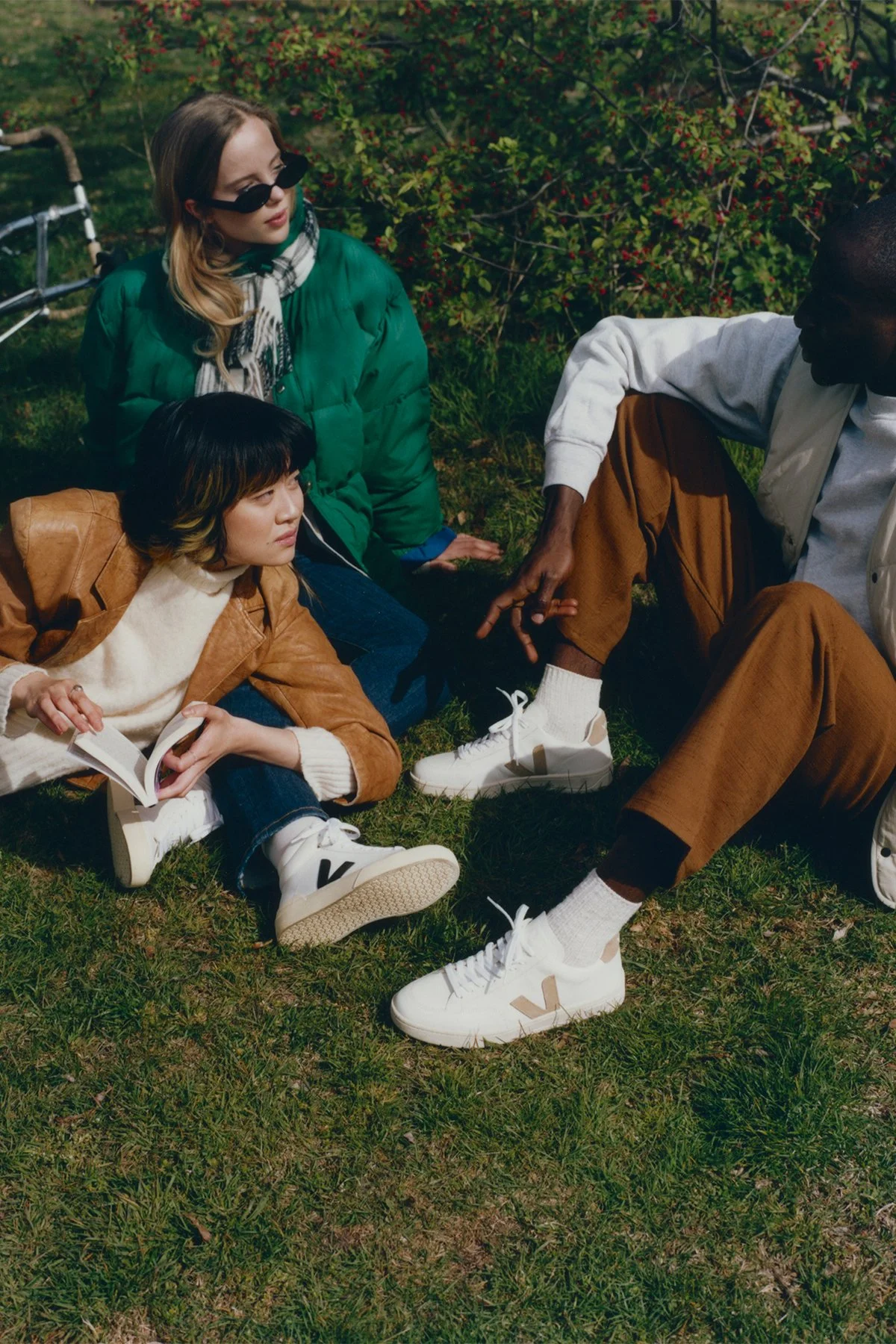 VEJA_AW22_LOOKBOOK_BERLIN_VINCENTDESAILLY_STORY-20.jpg