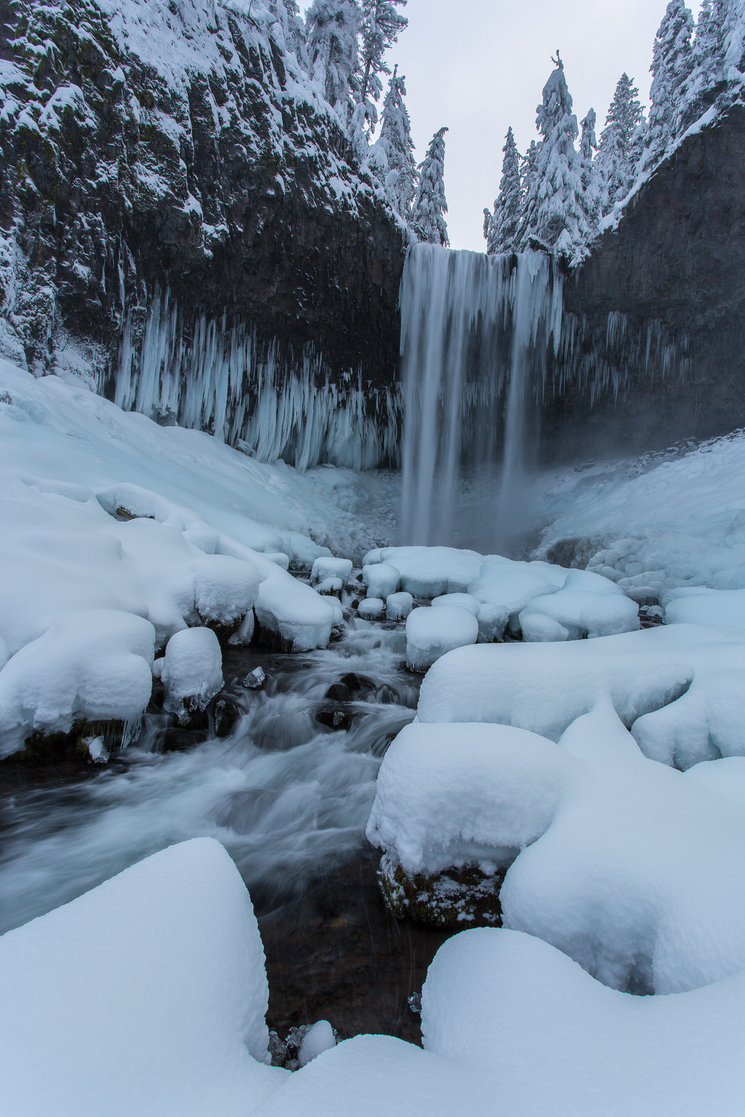  First snow at Tamanawas Falls 