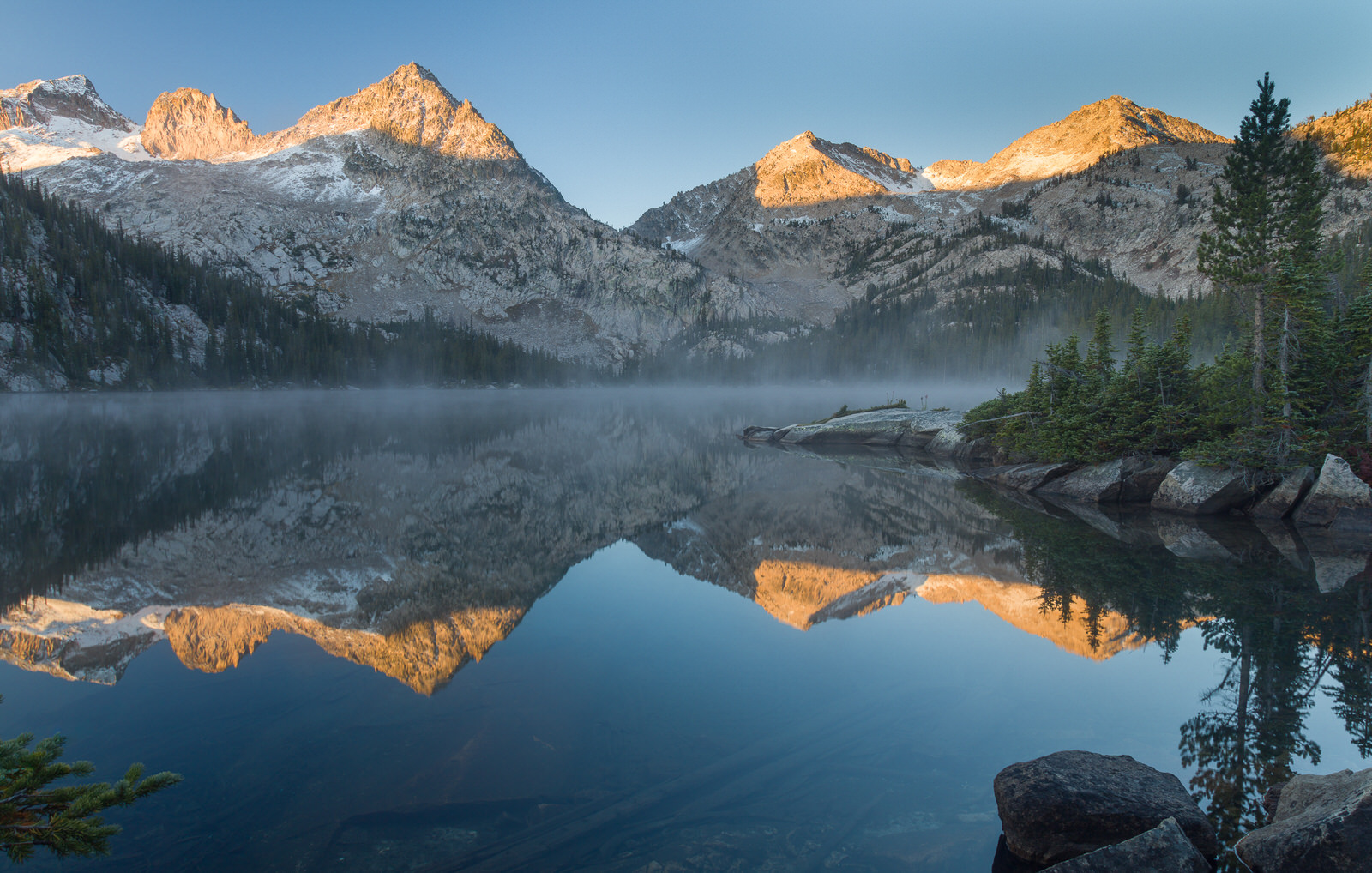  Sunrise at Toxaway Lake in the Sawtooths 