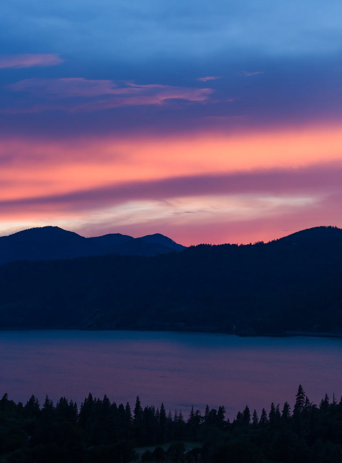 Light show over the Columbia Gorge