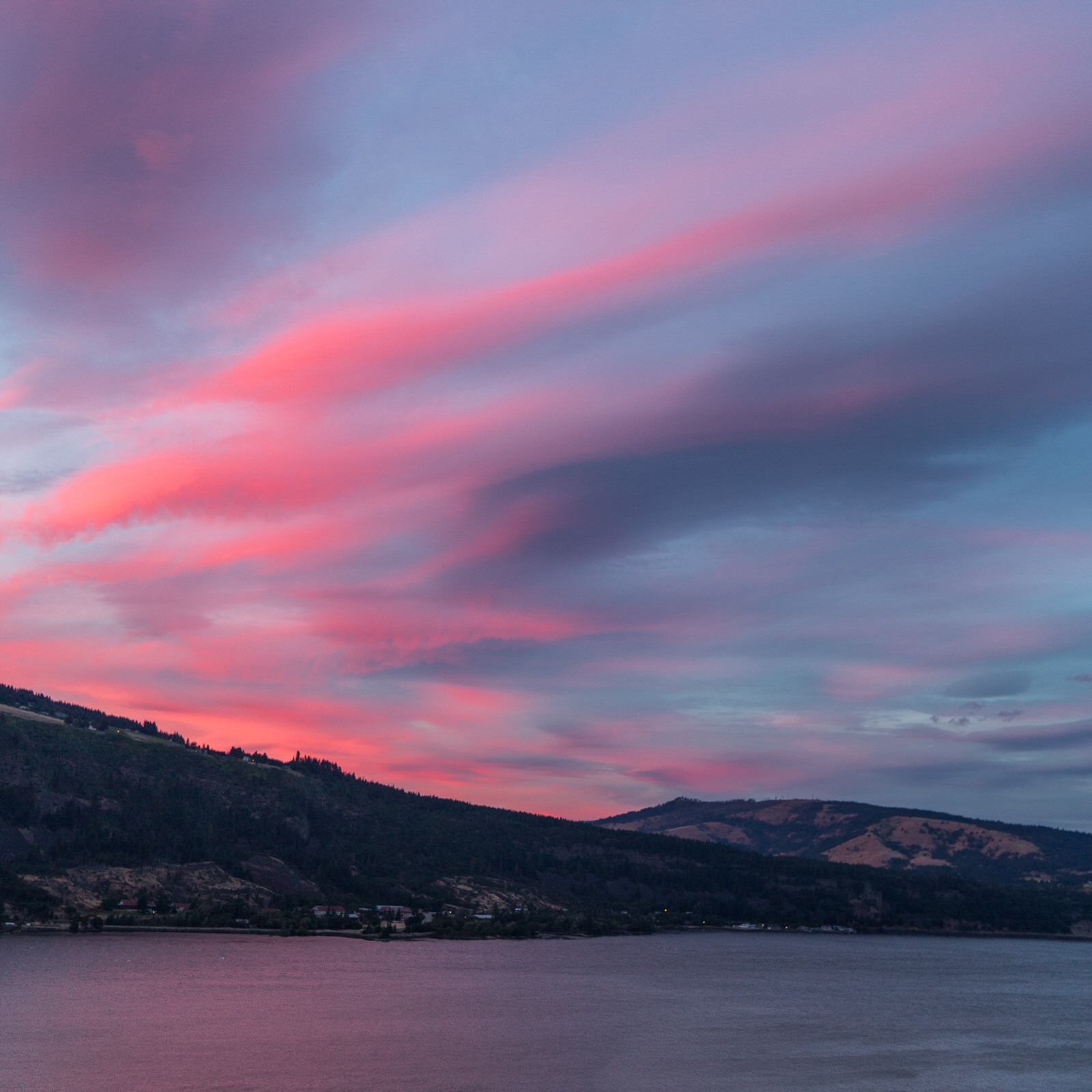  Lavender light over the Columbia River 