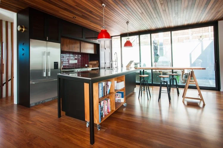 RECLAIMED TIMBER: MODERN &amp; INDUSTRIAL