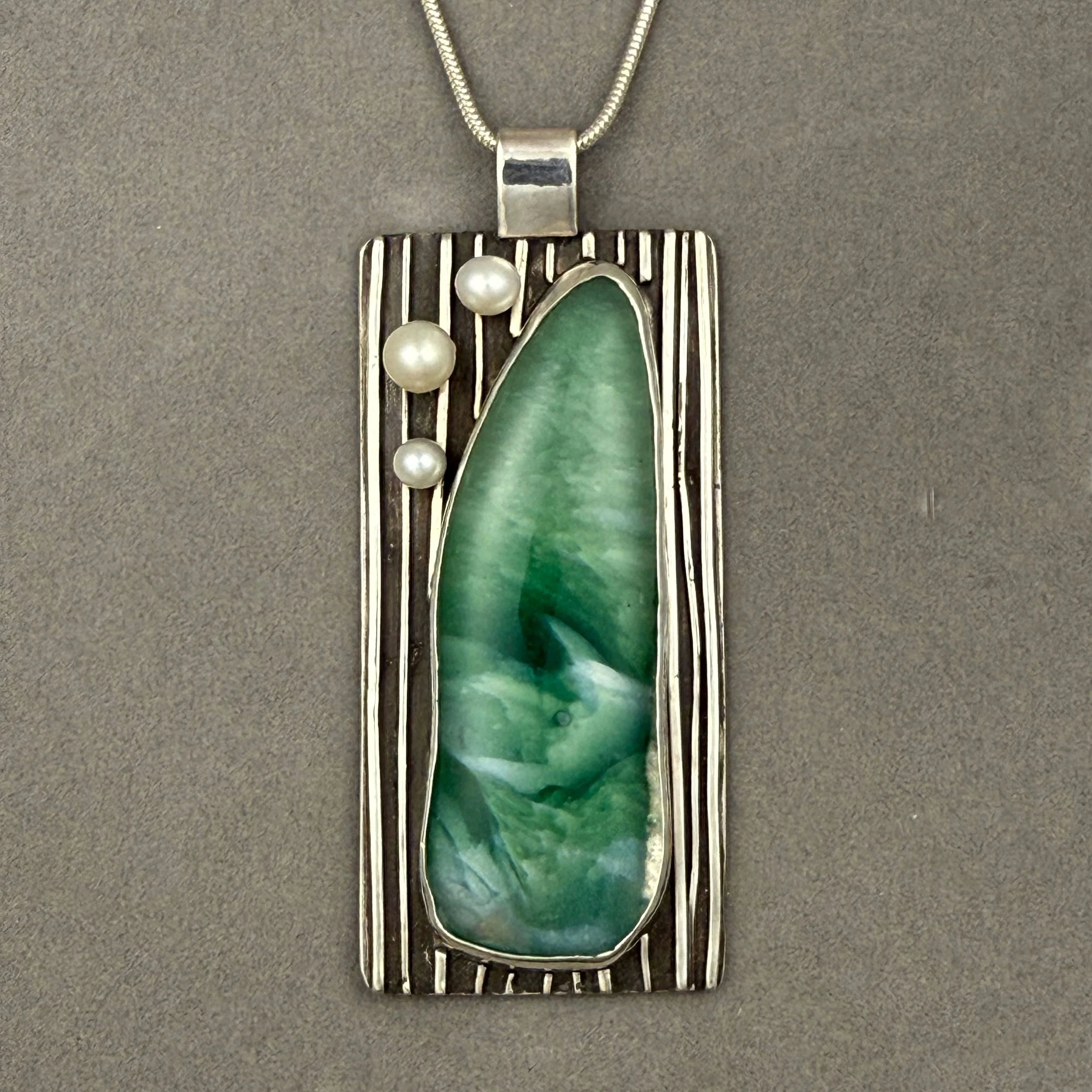 Green-Art-Glass-Pearl-Pendant.jpg