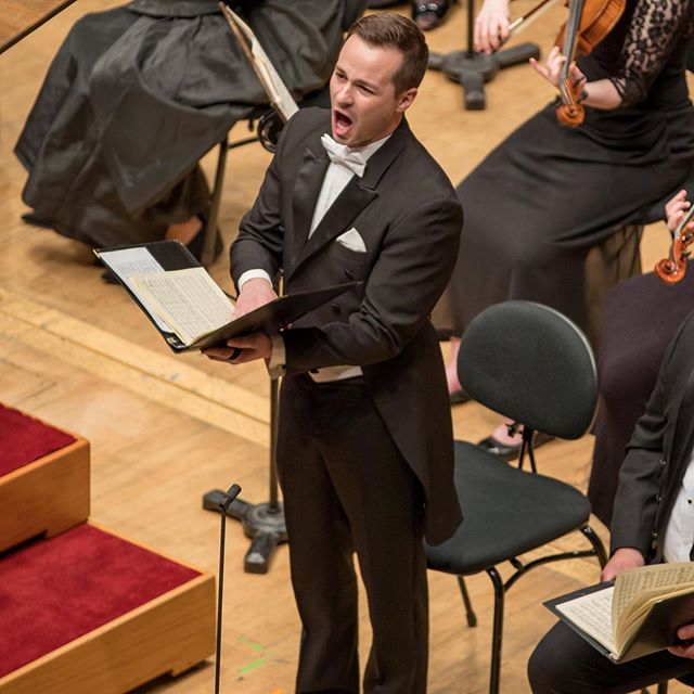 🎶 &ldquo;Froh, wie seine Sonnen fliegen durch des Himmels prächt&rsquo;gen Plan, laufet, Brüder, eure Bahn, freudig wie ein Held zum Siegen.&rdquo; 🎶
.
Beethoven&rsquo;s 9th at Chicago&rsquo;s Symphony Center - a night I will not soon forget! Som