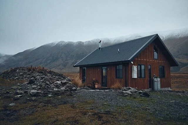 WE&rsquo;RE BACK!! NOW TAKING DOMESTIC BOOKINGS 🙌🏽 We hope this finds you all safe and well. What a rollercoaster we&rsquo;ve all been on together-apart!

Thank you so much to all of you who have written us, we really appreciate your support and kind words.

We&rsquo;re letting you all know that in anticipation of our government releasing new health advice around National Alert level 2, we are taking DOMESTIC bookings again from 24 May 2020! We can&rsquo;t wait to host you! We have implemented specific sanitising practices on top of our already high cleaning standards to continue the fight in stopping the spread.

Please note that as the National threat of Covid19 can change, so too can our availability based on government health advice. Therefore we want to assure guests who book that we are waiving our normal cancellation policy in full for any disruptions relating to further government restrictions due to COVID19.

We urge all of our guests to PLEASE SUPPORT LOCAL BUSINESSES when they come to our area. While you&rsquo;re in town, dine at @poppiescafeandrestaurant @shawtyscafe @hydrocafetwizel @tophutsportsbar @highcountrysalmon @alpinesalmon @ministry_of_works_twizel and the many others in town, buy supplies for your stay from @twizelfoursquare, something to read from @twizelbookshop, book a tour with @alpineguidesnz @alpinerecreation @skithetasman @mtcookglacierguiding @mtcookheliski @inflite.nz @mtcookheliworks @mtcookskiplanesandhelis @tekapoadventures @tekapohorses @thejolliebiker @cyclejourneys @sanctuaryguiding @declanmwong @boothys_fishing_school_ltd @trouthuntingnz @trippin_on_trout soak in the hot tubs at @hottubsomarama (sorry if I&rsquo;ve missed anyone, not intentional). Simply go to our profile 👆🏾 and look at who we follow for more suggestions. 
Lastly, we remind all of you our dear guests and supporters to please consider the government advice and adhere to social distancing and hygiene practices in your travels. Let&rsquo;s all help protect each other and continue to beat this thing! 
Stay well,

Kenny and Heidi