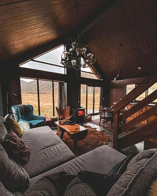 After a long day exploring the beautiful high country, nothing beats coming in and putting the fire on 🔥 (📷 @mininutt)