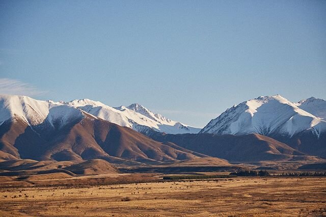 Morning light on the mighty Ben Ohau range 😍