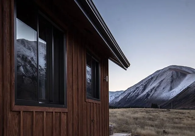 Snow line reflections (📷 @rachelgillespienz)