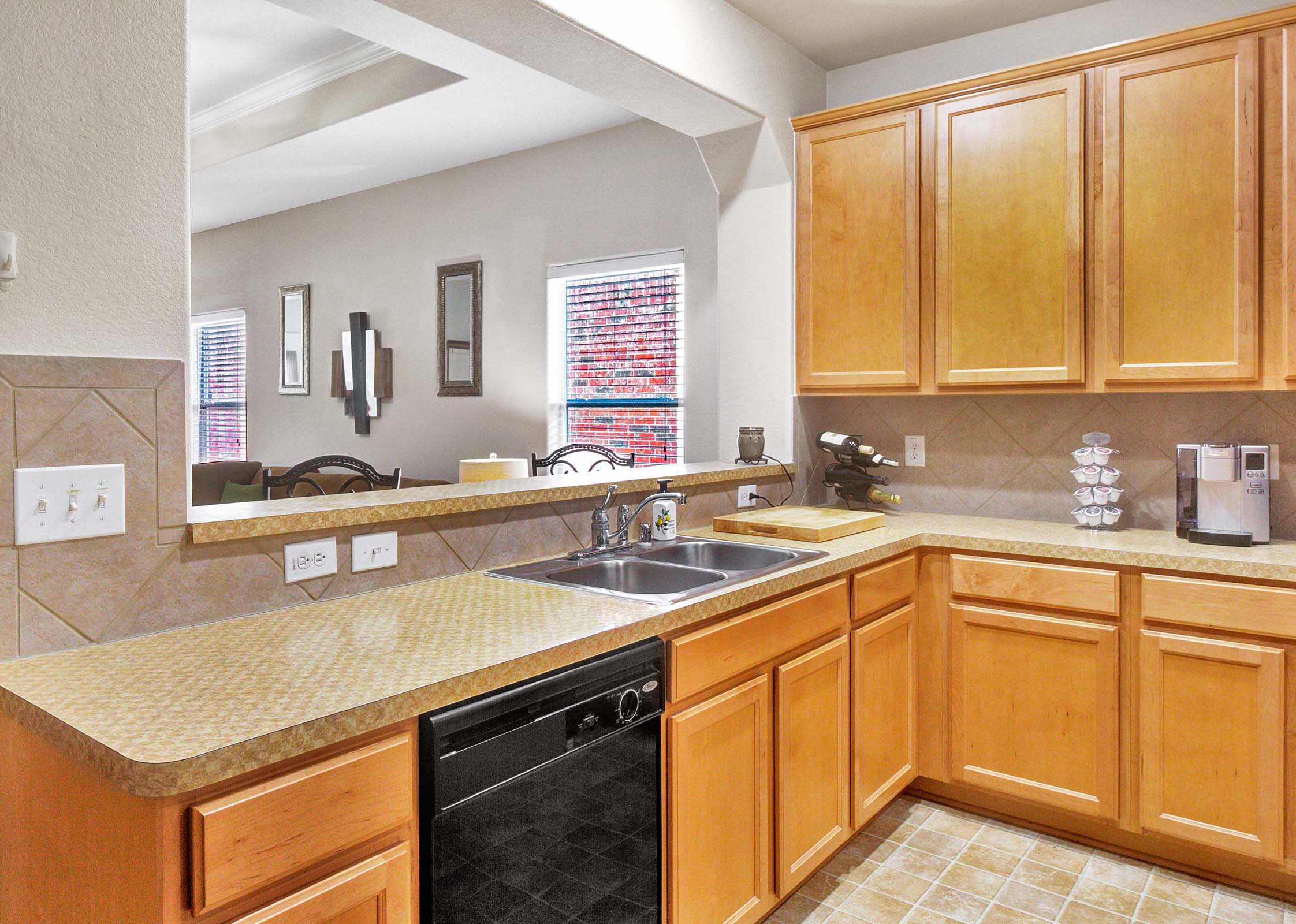 kitchen2.jpg
