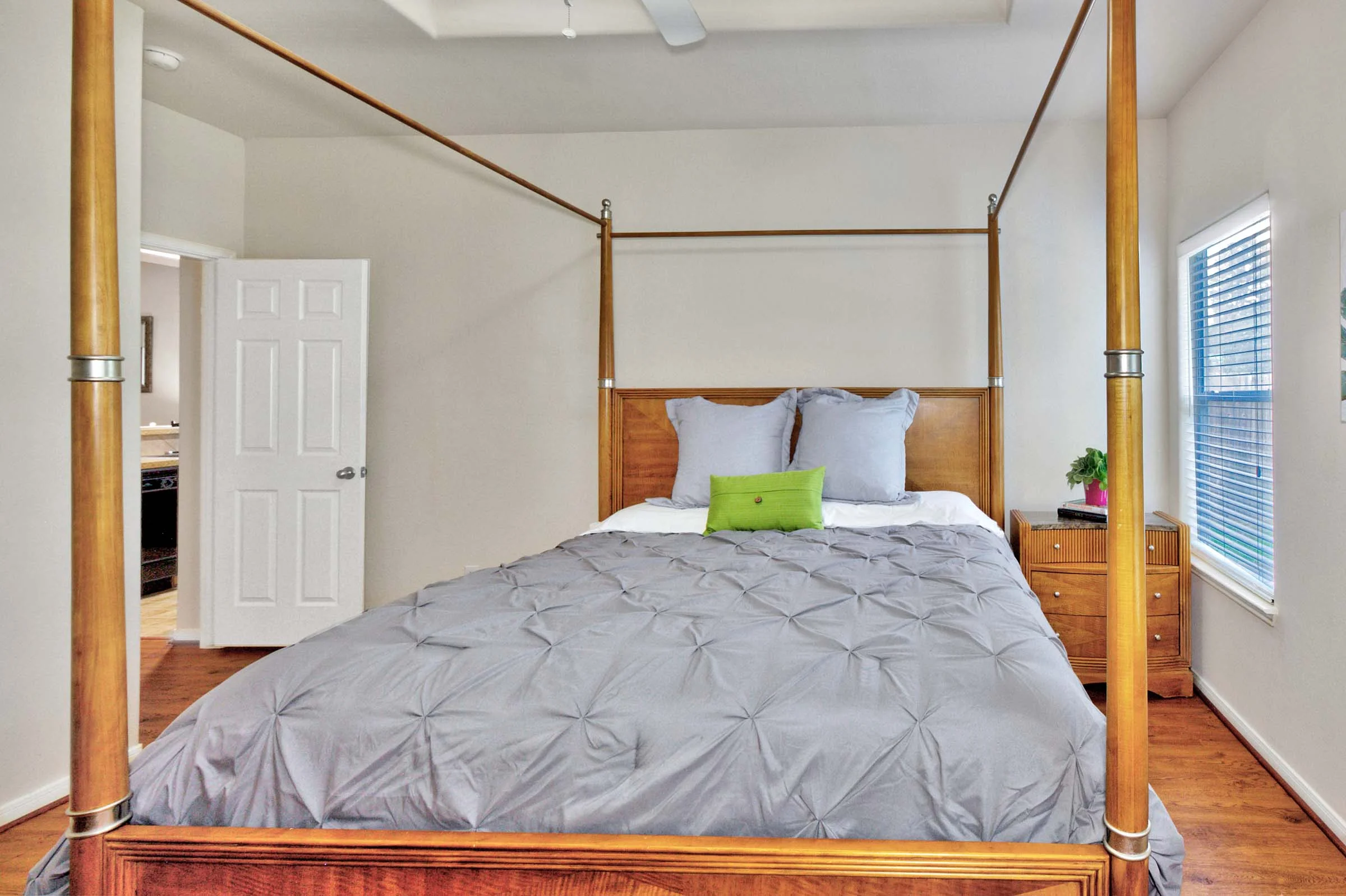 masterbed3.jpg