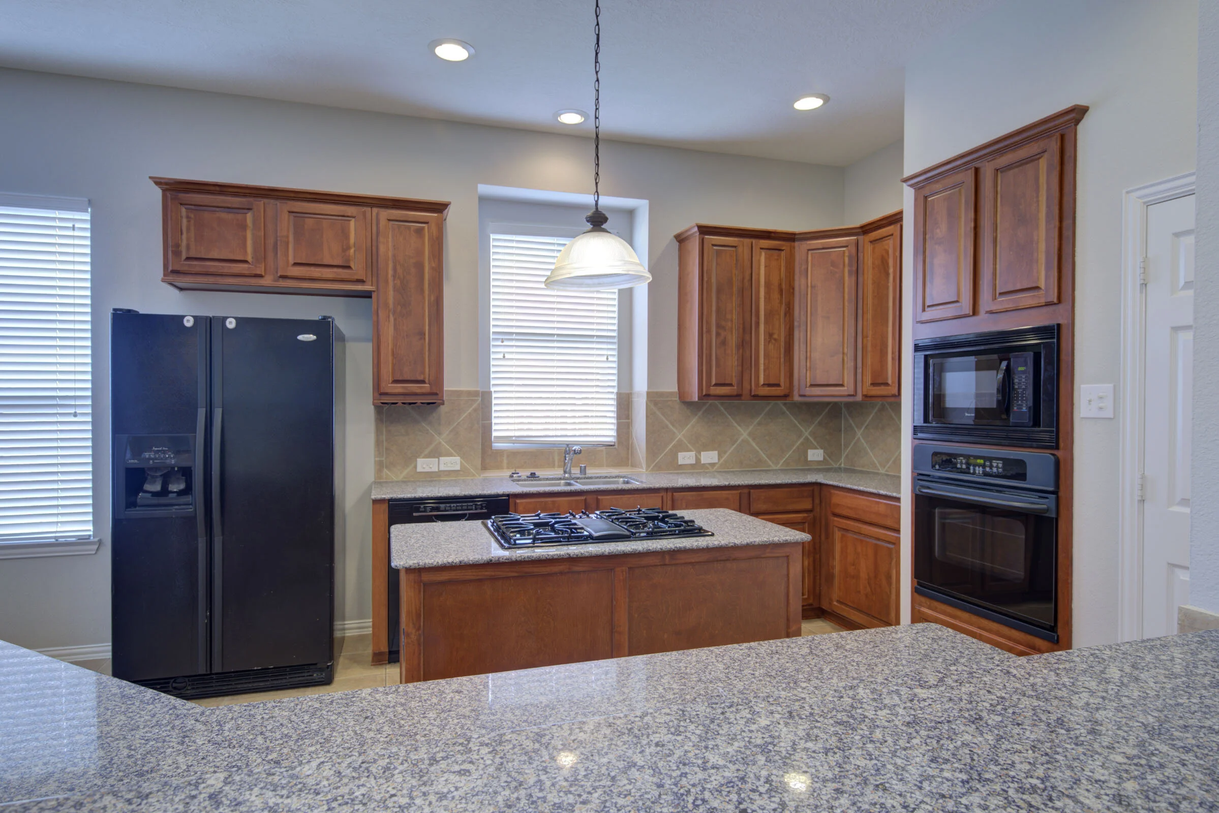 kitchen2.jpg
