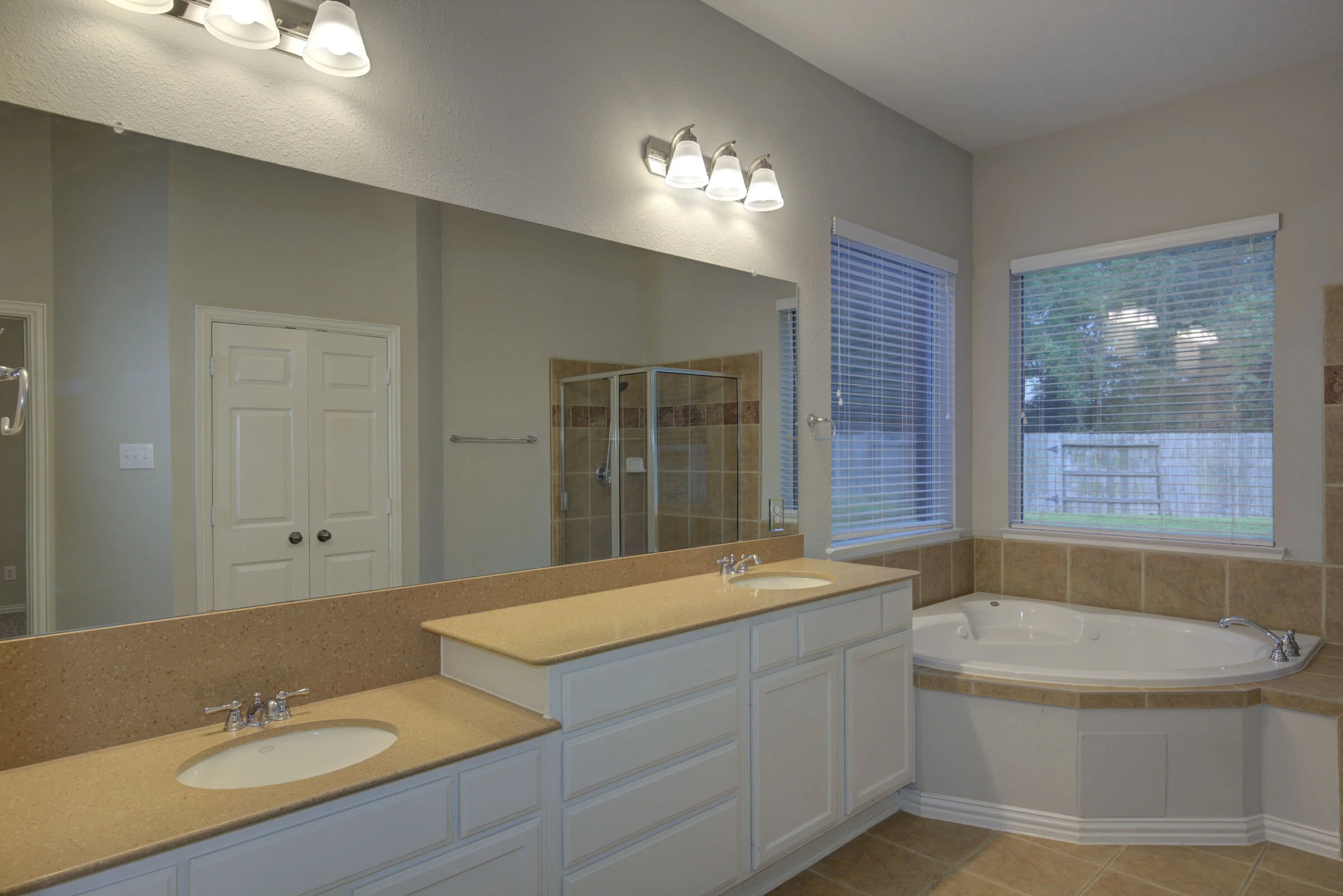 masterbath.jpg
