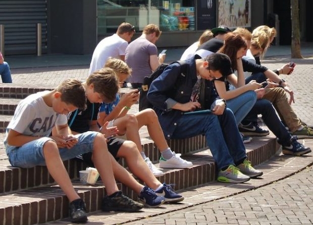 If Happiness is the Goal for Teens, Screen Limits are the Path—Screen Free Parenting