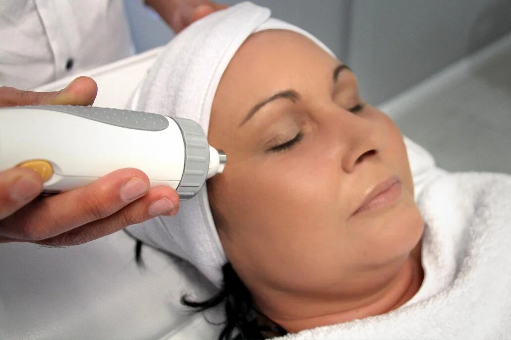 RF Skin Tightening Face 02.jpg