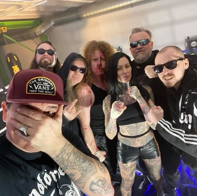 We had a blast today shooting our new video with @femkefatale &amp; @pixeleye!🔥👊💥👊🔥🥊💥🥊🚑🔥😀 powered by @motorhead_beer 👌🍻 Many thanks to @stefanreiter.chorakeegym for letting us shoot in there!👍 #rockvideo #videoshoot #hardnheavy #beatemu
